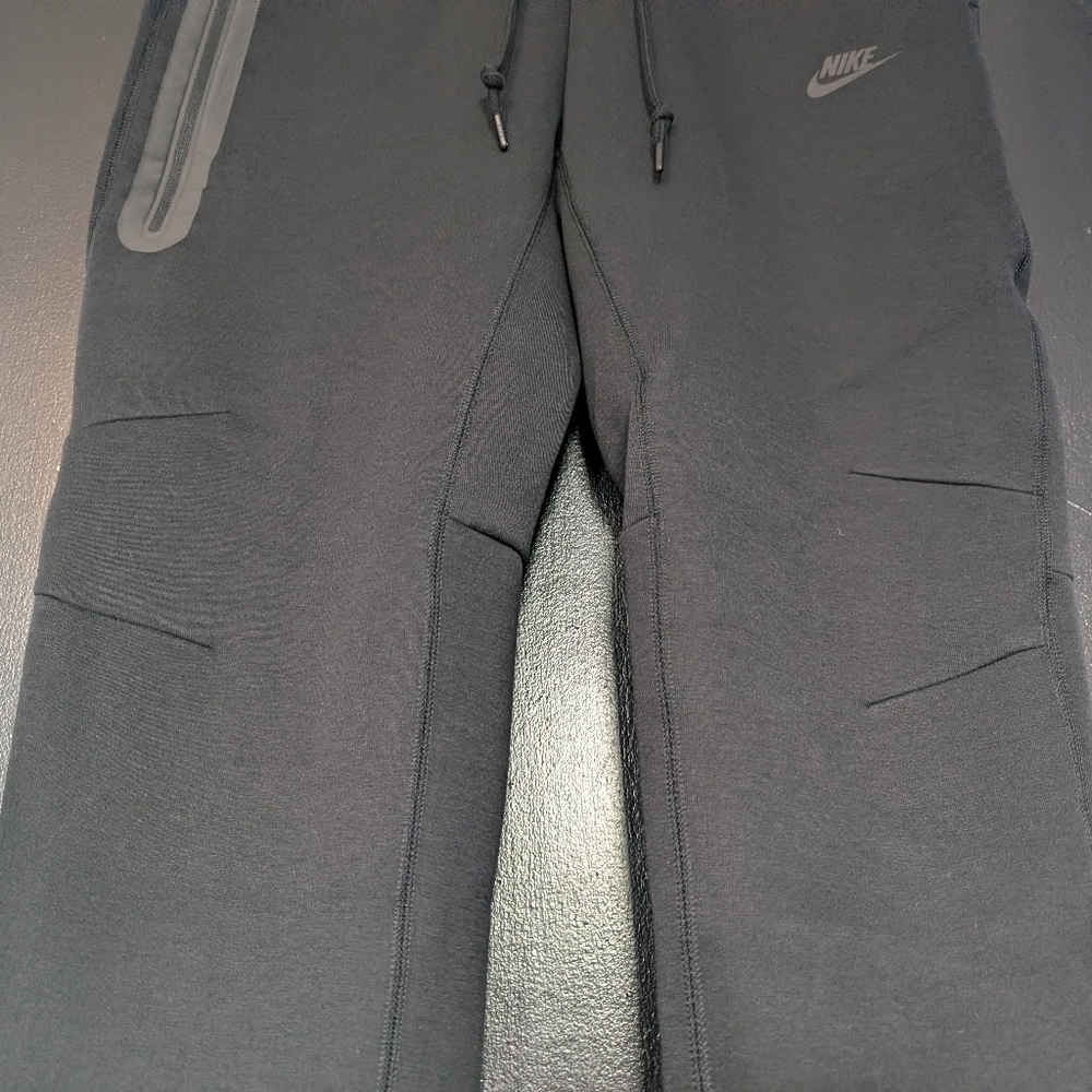 Nike Tech Joggers Sweatpants Nike Joggers Black Men's BNWT - Picture 4 of 16